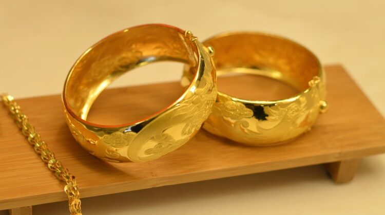 Complete Guide to Buying Gold Rings Online
